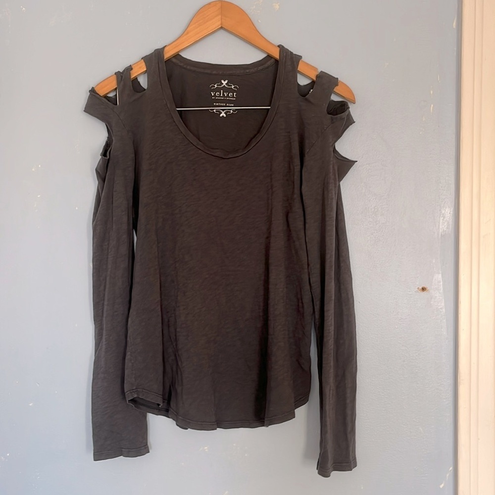 Velvet by Graham&Spencer Slashed Cut Out Upper Arm Lightweight Long Sleeve Top